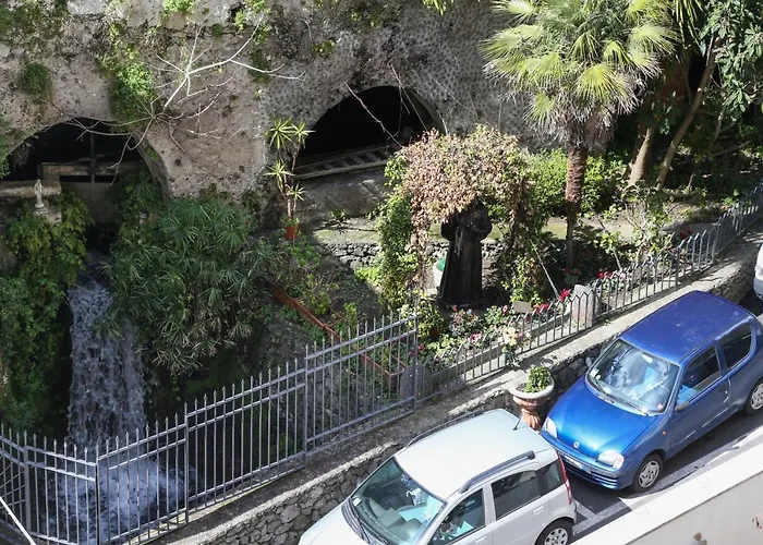 La Cascata بيت ضيافة